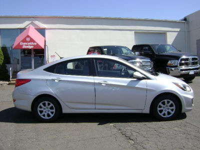 2012 Hyundai Accent  GLS