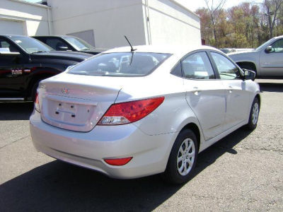 2012 Hyundai Accent  GLS