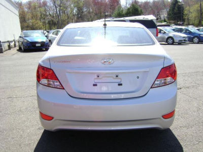 2012 Hyundai Accent  GLS