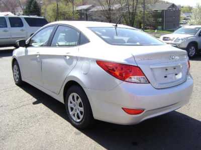 2012 Hyundai Accent  GLS