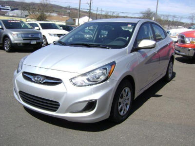 2012 Hyundai Accent  GLS