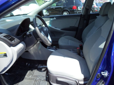 2012 Hyundai Accent  GLS