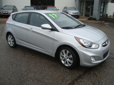 2012 Hyundai Accent  SE
