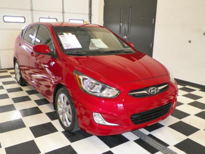 2012 Hyundai Accent  SE