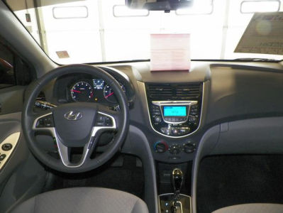 2012 Hyundai Accent  SE