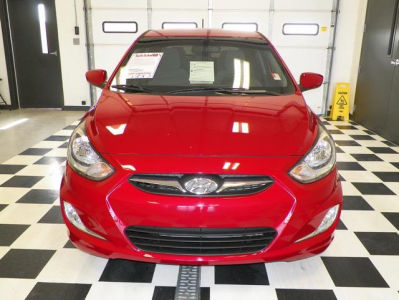 2012 Hyundai Accent  SE