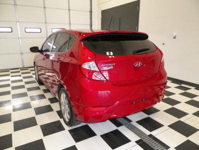 2012 Hyundai Accent  SE