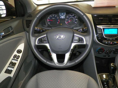 2012 Hyundai Accent  SE