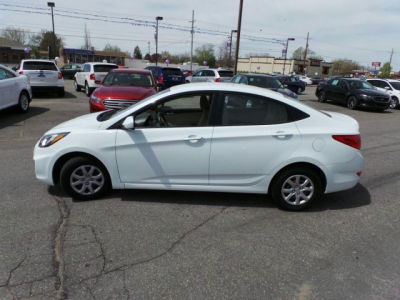 2012 Hyundai Accent  GLS