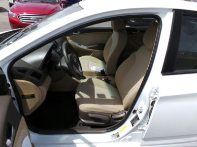 2012 Hyundai Accent  GLS