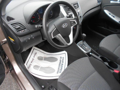 2012 Hyundai Accent  GS