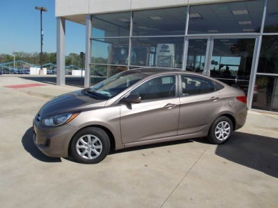 2012 Hyundai Accent  GLS