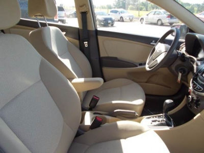 2012 Hyundai Accent  GLS