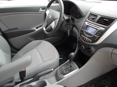 2012 Hyundai Accent  GLS