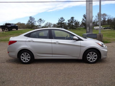 2012 Hyundai Accent  GLS