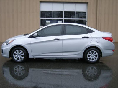2012 Hyundai Accent  GLS