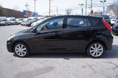 2012 Hyundai Accent  SE