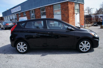 2012 Hyundai Accent  SE