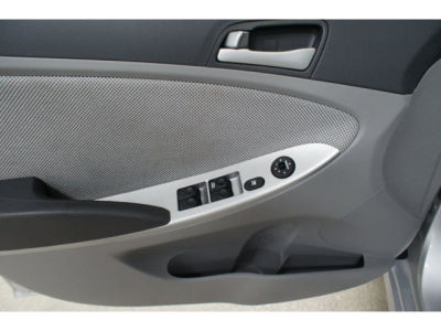 2012 Hyundai Accent  GLS