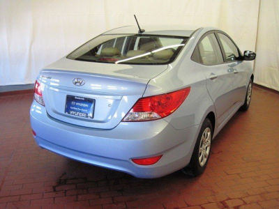 2012 Hyundai Accent GLS