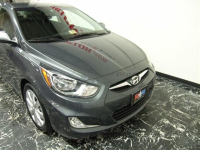 2012 Hyundai Accent  SE