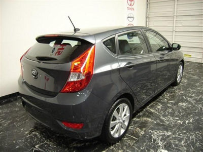 2012 Hyundai Accent  SE