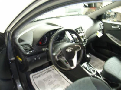 2012 Hyundai Accent  SE