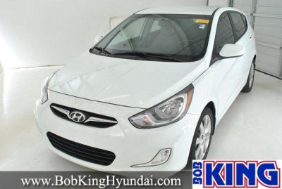 2012 Hyundai Accent  SE