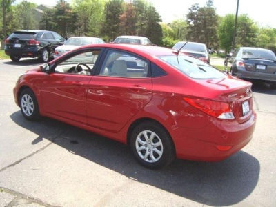 2012 Hyundai Accent GLS