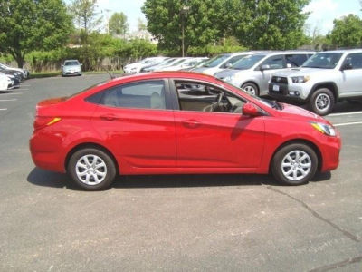 2012 Hyundai Accent GLS