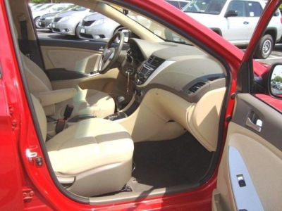 2012 Hyundai Accent GLS