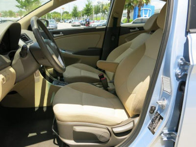2012 Hyundai Accent  GLS