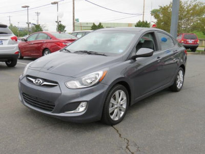 2012 Hyundai Accent GLS