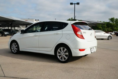 2012 Hyundai Accent  SE