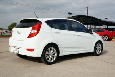 2012 Hyundai Accent  SE