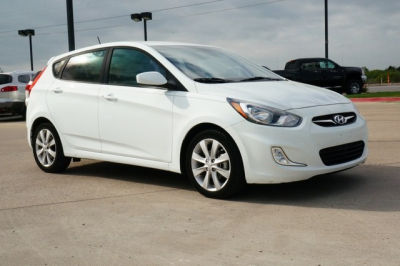 2012 Hyundai Accent  SE