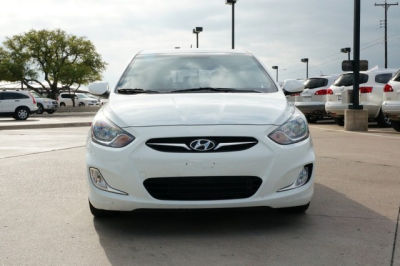 2012 Hyundai Accent  SE