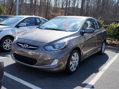 2013 Hyundai Accent  GLS