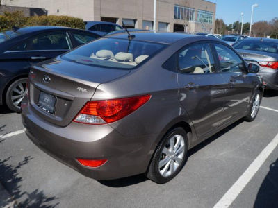 2013 Hyundai Accent  GLS