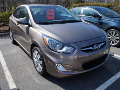 2013 Hyundai Accent  GLS