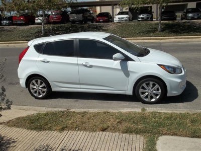 2012 Hyundai Accent SE