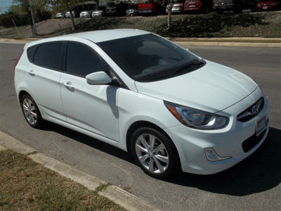 2012 Hyundai Accent SE
