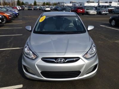 2012 Hyundai Accent  GLS