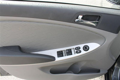 2012 Hyundai Accent  GLS