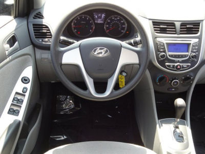 2012 Hyundai Accent  GLS