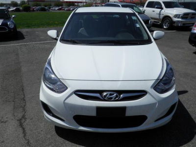 2012 Hyundai Accent  GS