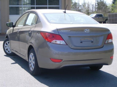 2012 Hyundai Accent GLS