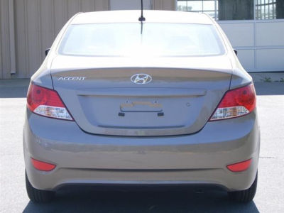 2012 Hyundai Accent GLS