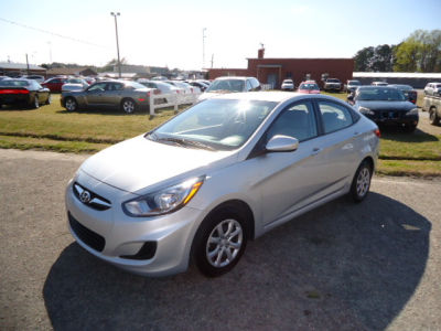 2012 Hyundai Accent  GLS