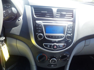 2012 Hyundai Accent  GS